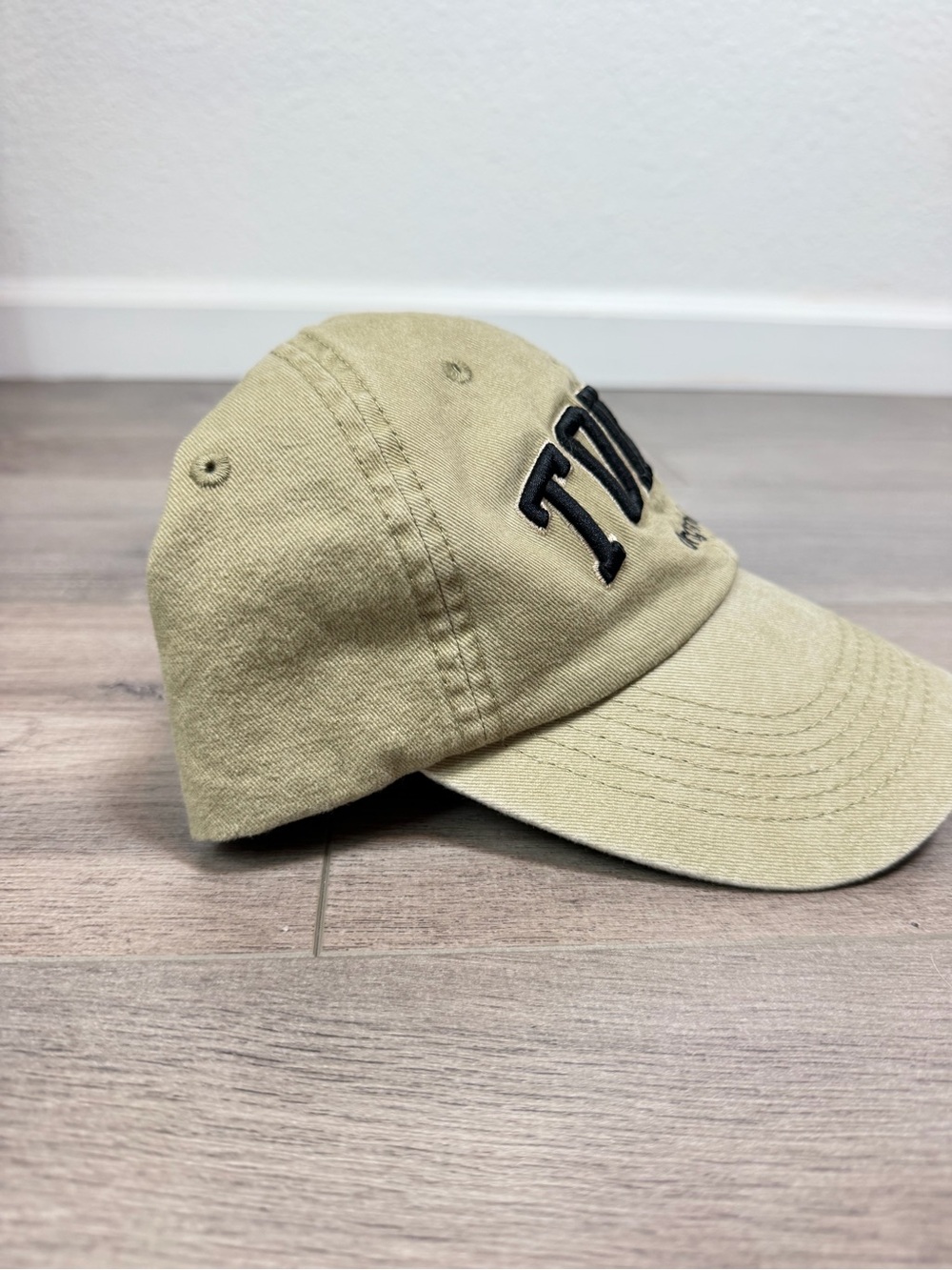 Robin Ruth Tokyo Original Embroidered Baseball Cap - Picture 5 of 9